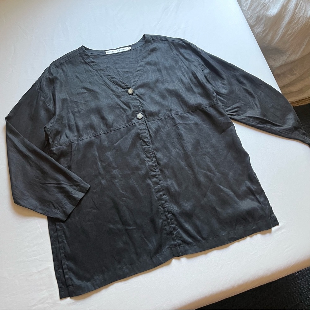 FENN WRIGHT & MANSON black linen two button long sleeve shirt